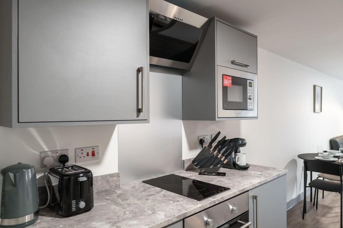 Modern 1 Bed Apartment In Liverpool Centre Buitenkant foto