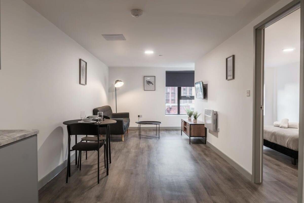 Modern 1 Bed Apartment In Liverpool Centre Buitenkant foto