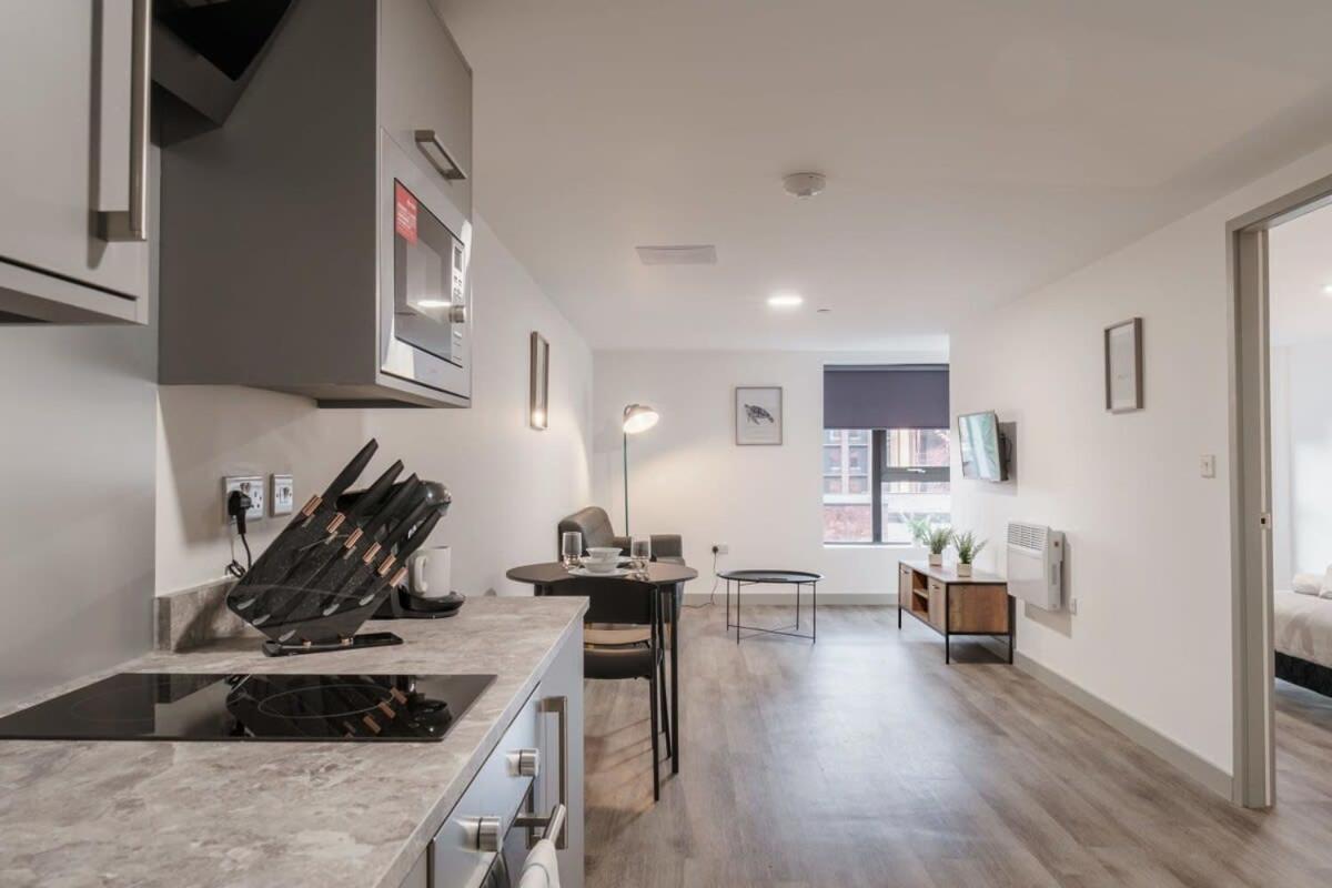 Modern 1 Bed Apartment In Liverpool Centre Buitenkant foto